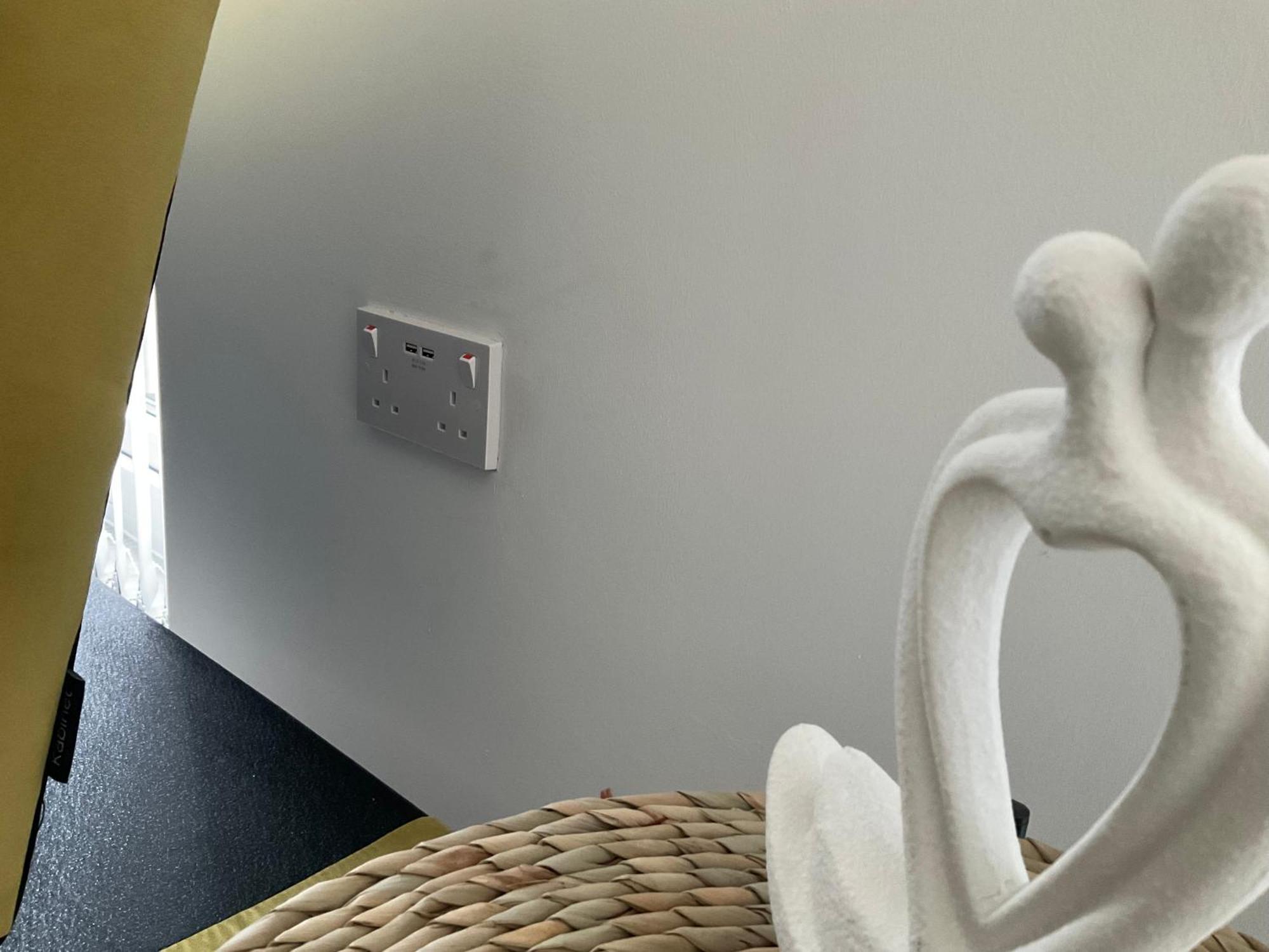 The Parkes A Stylish 3Br House, 5 Mins From Central Birmingham Close To The Edgbaston Stadium, The Hippodrome, Uob, Aston And Bcu, China Town, Kings Heath Bhx Airport And Much More Eksteriør bilde