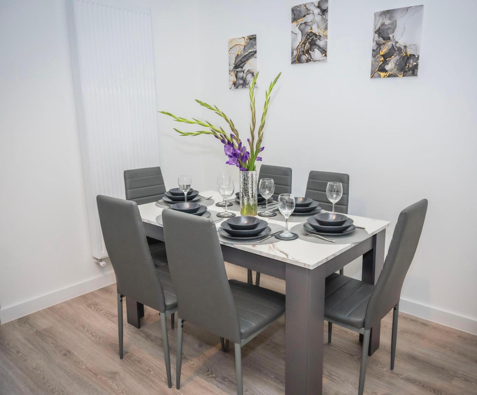 The Parkes A Stylish 3Br House, 5 Mins From Central Birmingham Close To The Edgbaston Stadium, The Hippodrome, Uob, Aston And Bcu, China Town, Kings Heath Bhx Airport And Much More Eksteriør bilde